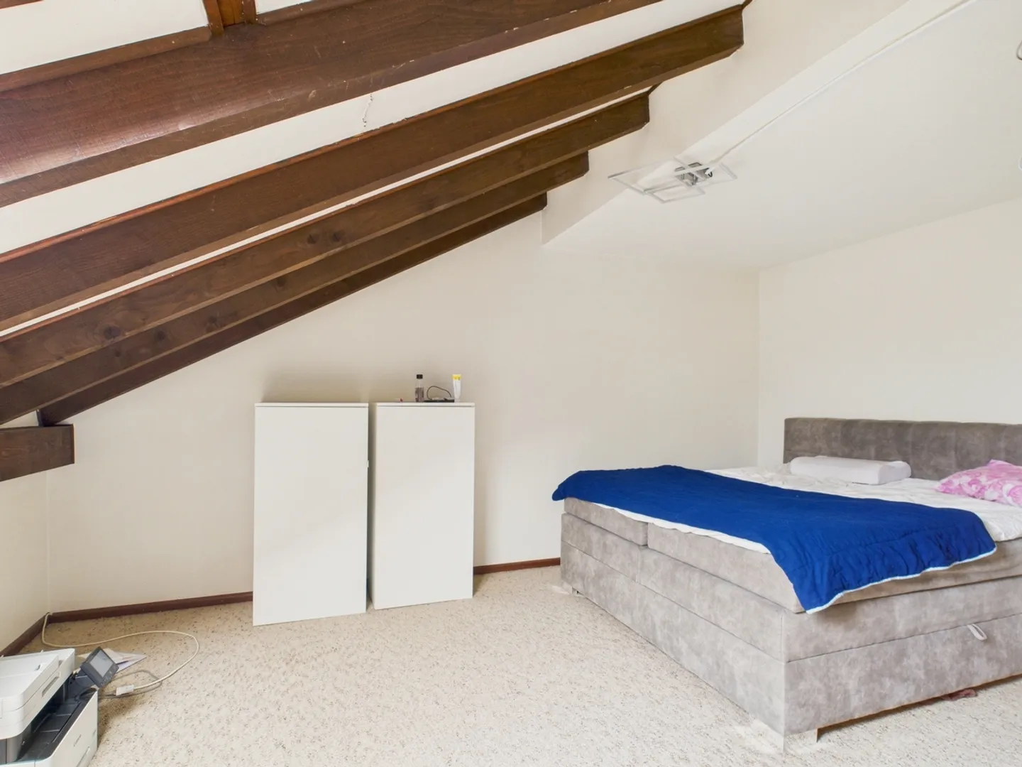 Geräumige 5,5-Zimmer-Wohnung mit sonnigem Balkon in Val-de-Ruz - Foto 4 von 9