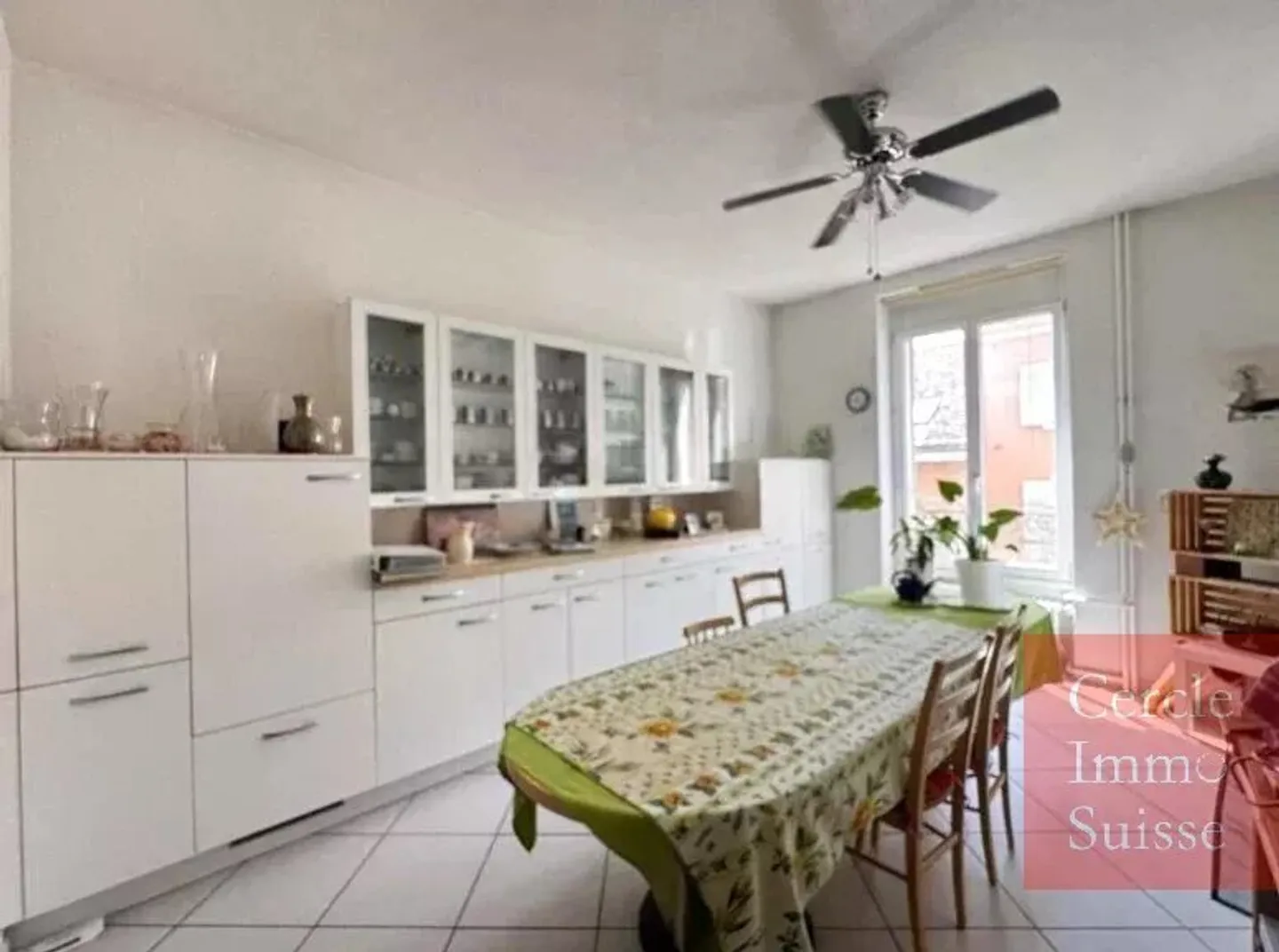 Montreux . Renovierte 125 m² Wohnung nur wenige Schritte vom See entfernt - Foto 12 von 13