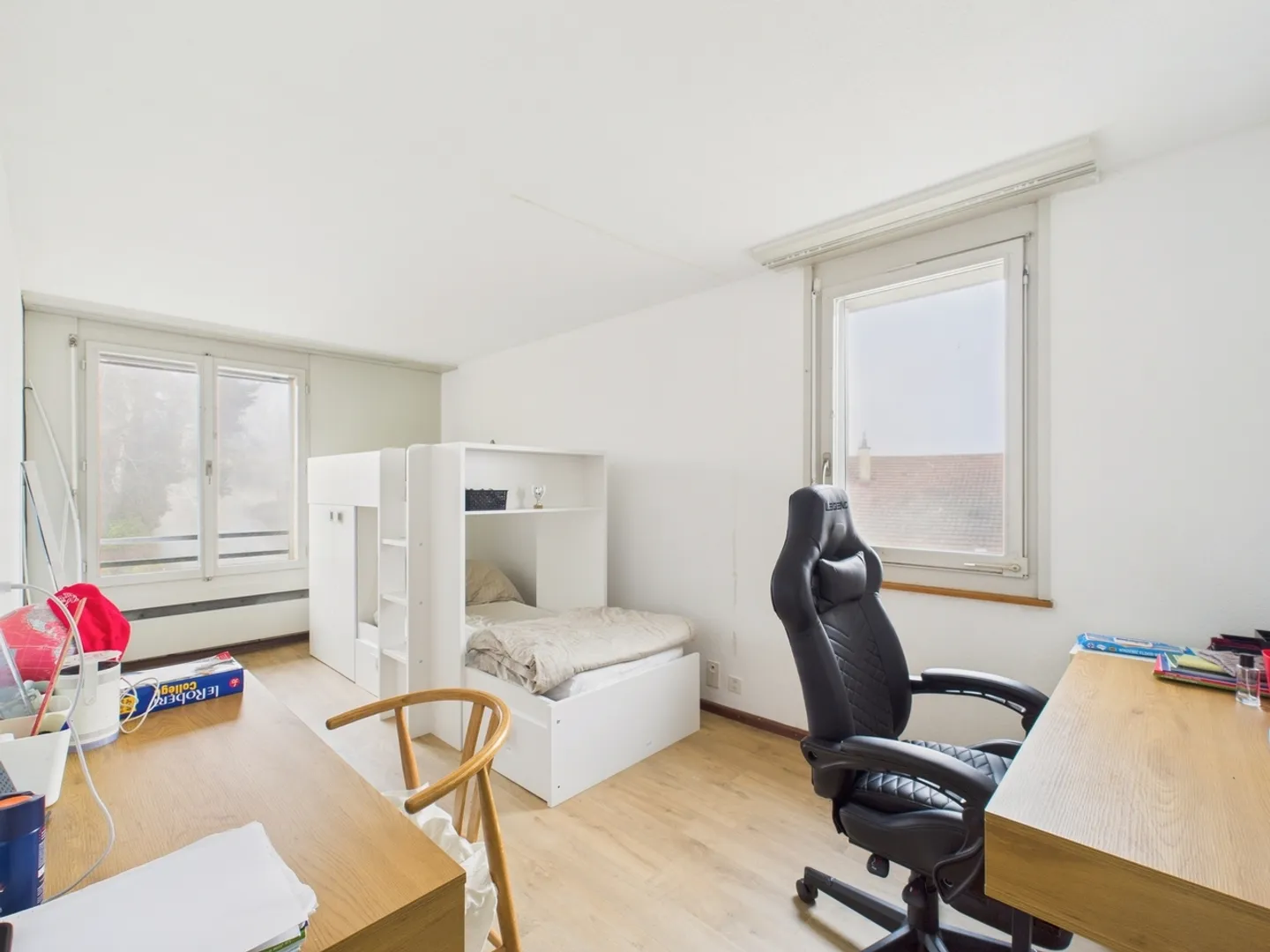 Geräumige 5,5-Zimmer-Wohnung mit sonnigem Balkon in Val-de-Ruz - Foto 7 von 9