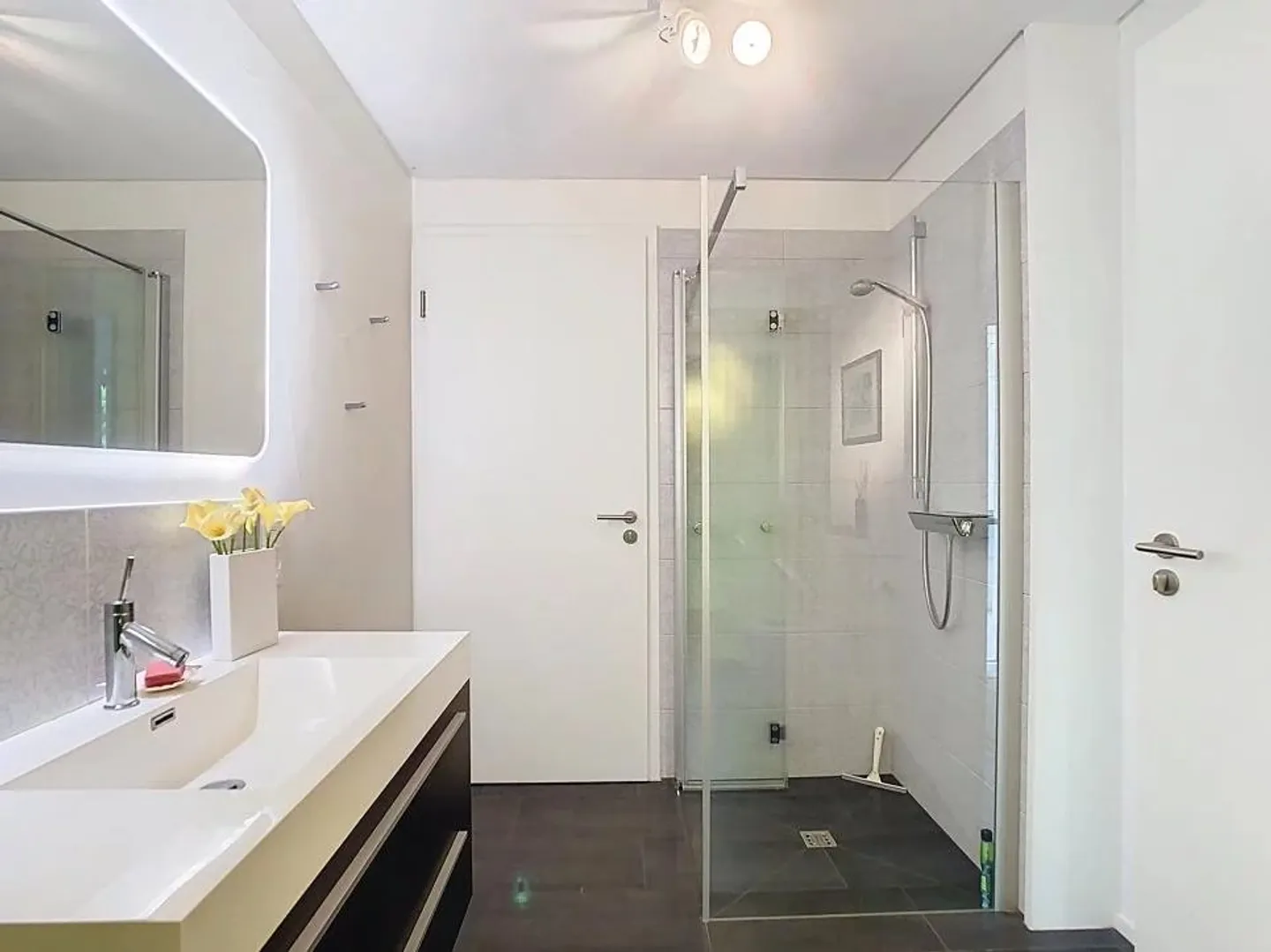 Luxury Family Villa - Photo 5 of 13