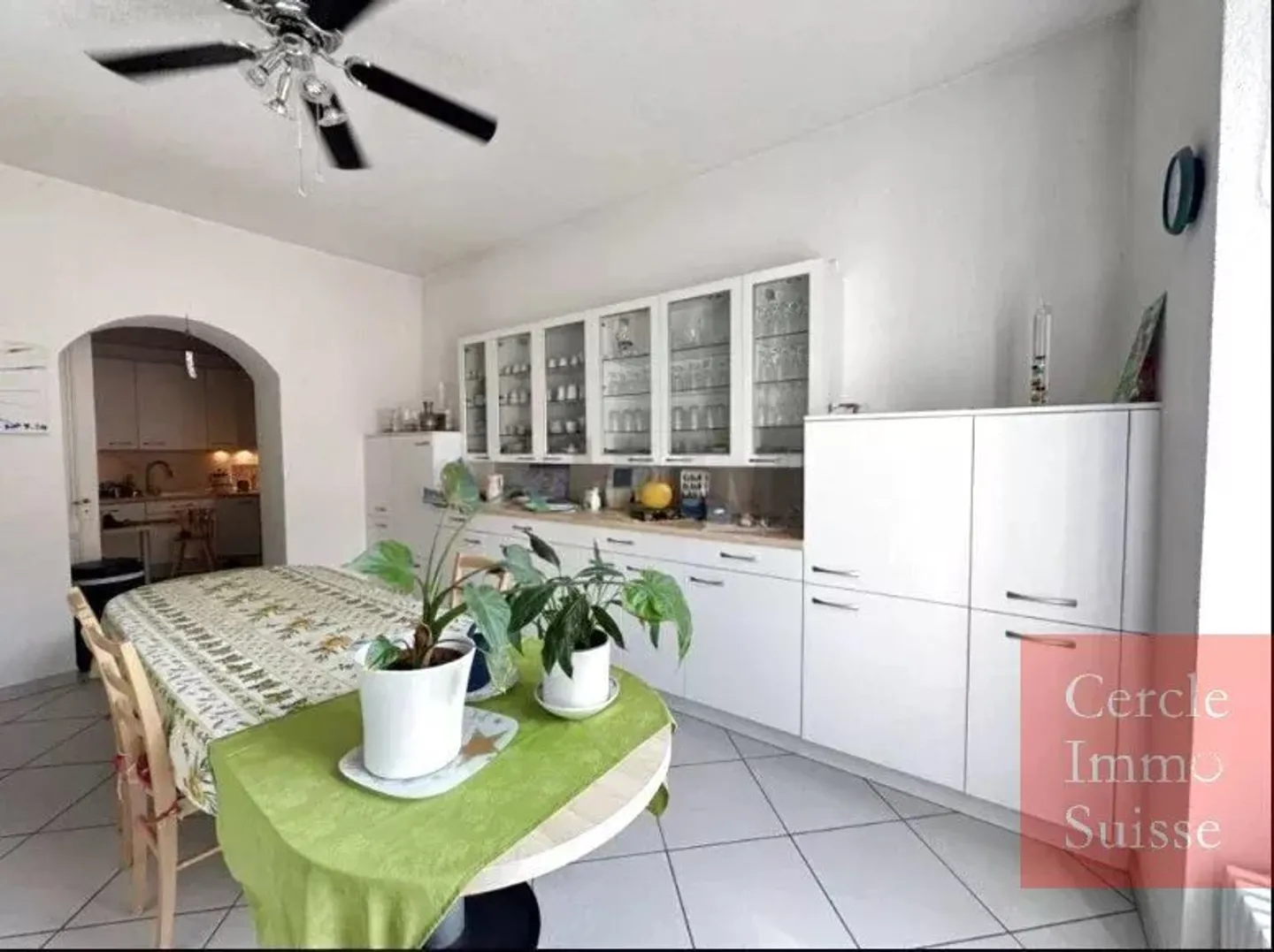 Montreux . Renovierte 125 m² Wohnung nur wenige Schritte vom See entfernt - Foto 9 von 13