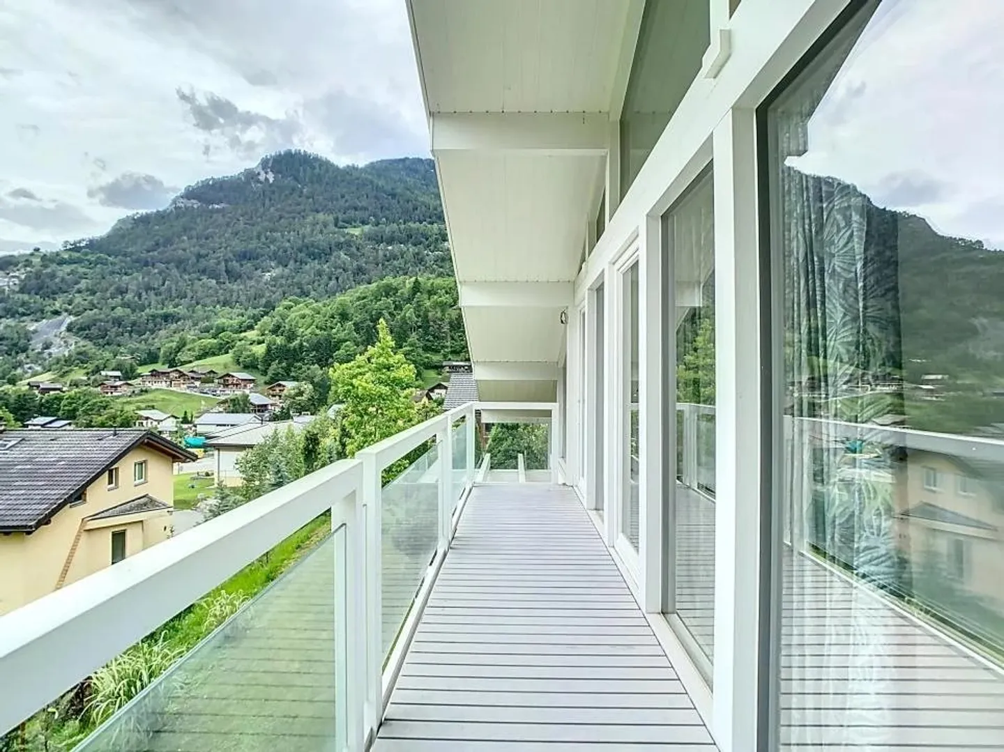 Luxury Family Villa - Photo 8 of 13