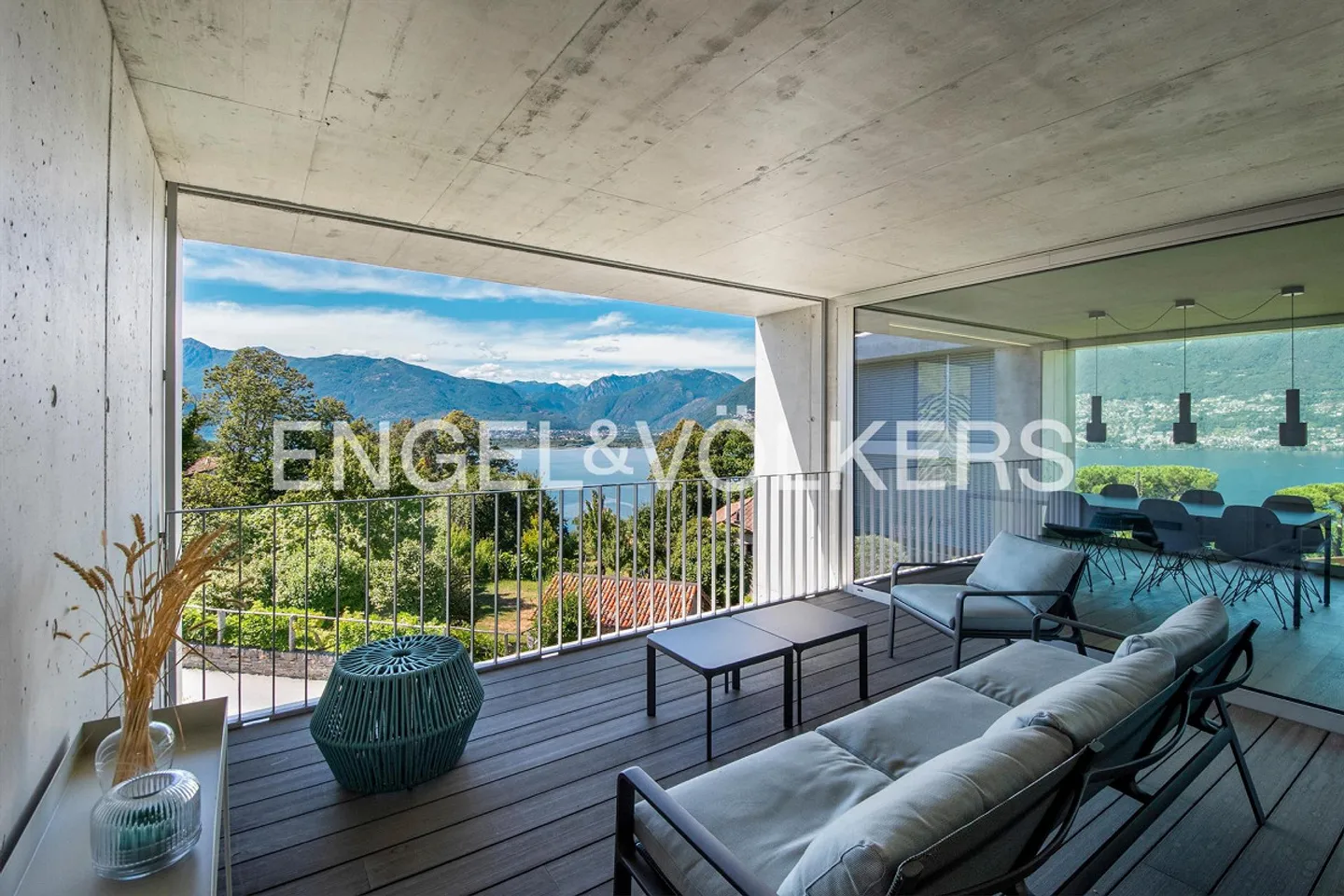 Luxusvilla mit Seeblick - Foto 1 von 14
