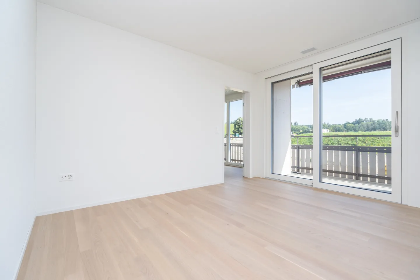 Modernes Apartment mit Balkon - Foto 4 von 8