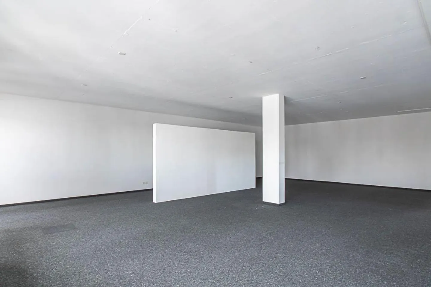 Commercial space ideal for studio, workshop or office - Photo 2 of 9