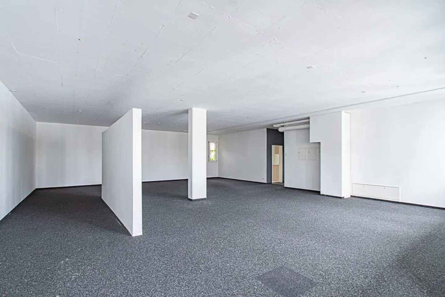 Commercial space ideal for studio, workshop or office - Photo 1 of 9