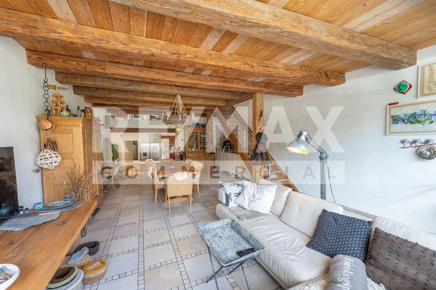 Prix Négociable : Complexe Bâtiment Spacieux avec de Nombreuses Opportunités - Photo 4 sur 13