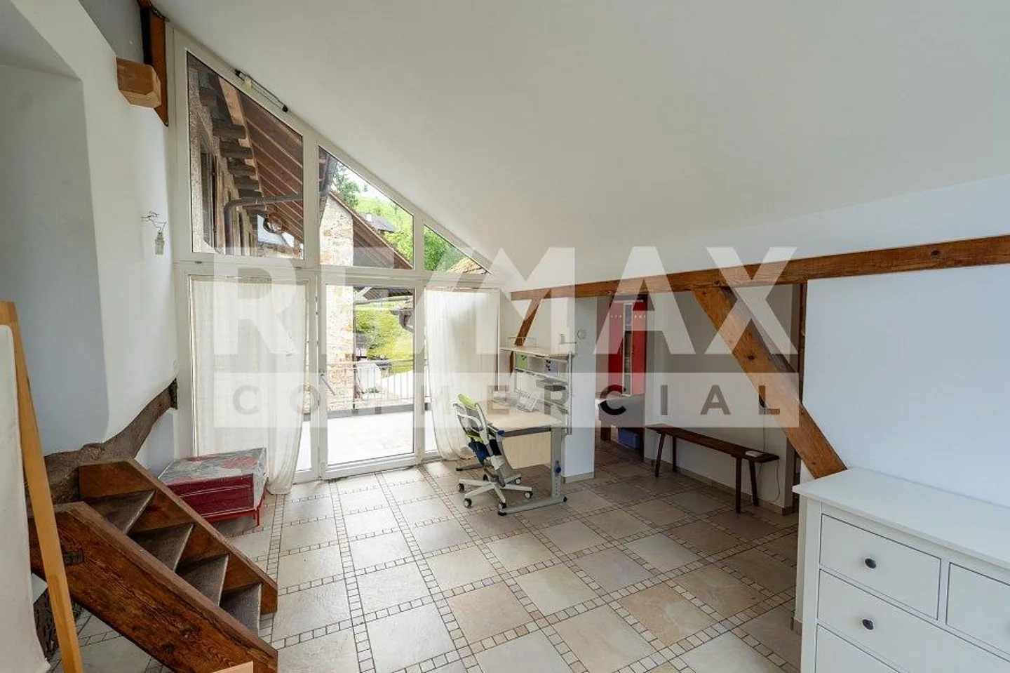 Prix Négociable : Complexe Bâtiment Spacieux avec de Nombreuses Opportunités - Photo 7 sur 13