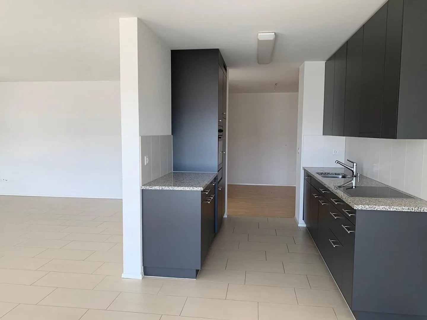 Vie urbaine au Rietbach - Appartement moderne de 3,5 pièces avec balcon - Photo 5 sur 11