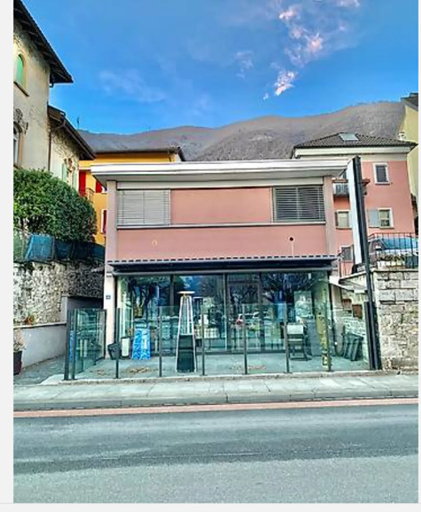 Vendesi a Minusio ristorante/bar con grande terrazza - Foto 2 di 9