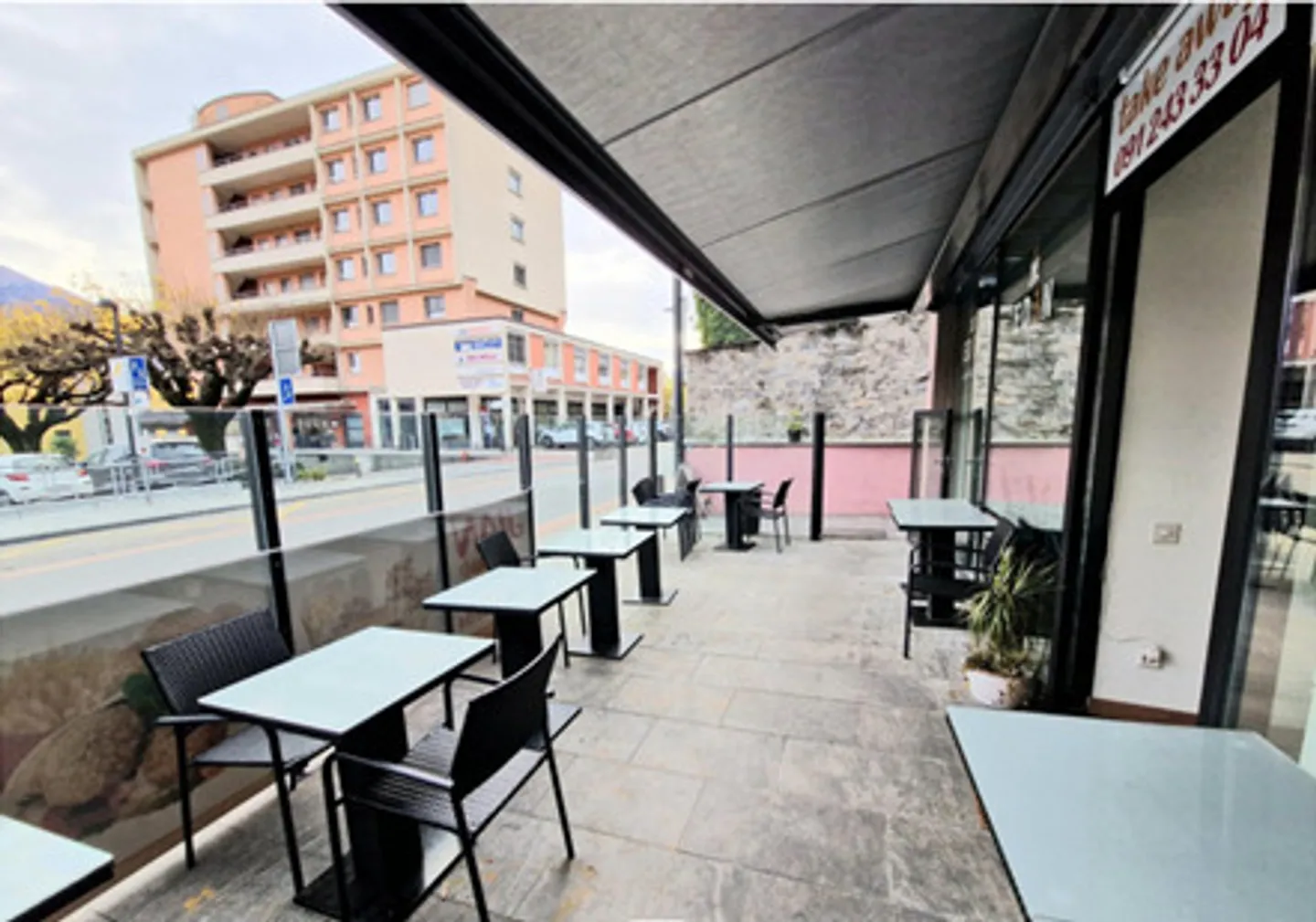 Vendesi a Minusio ristorante/bar con grande terrazza - Foto 4 di 9