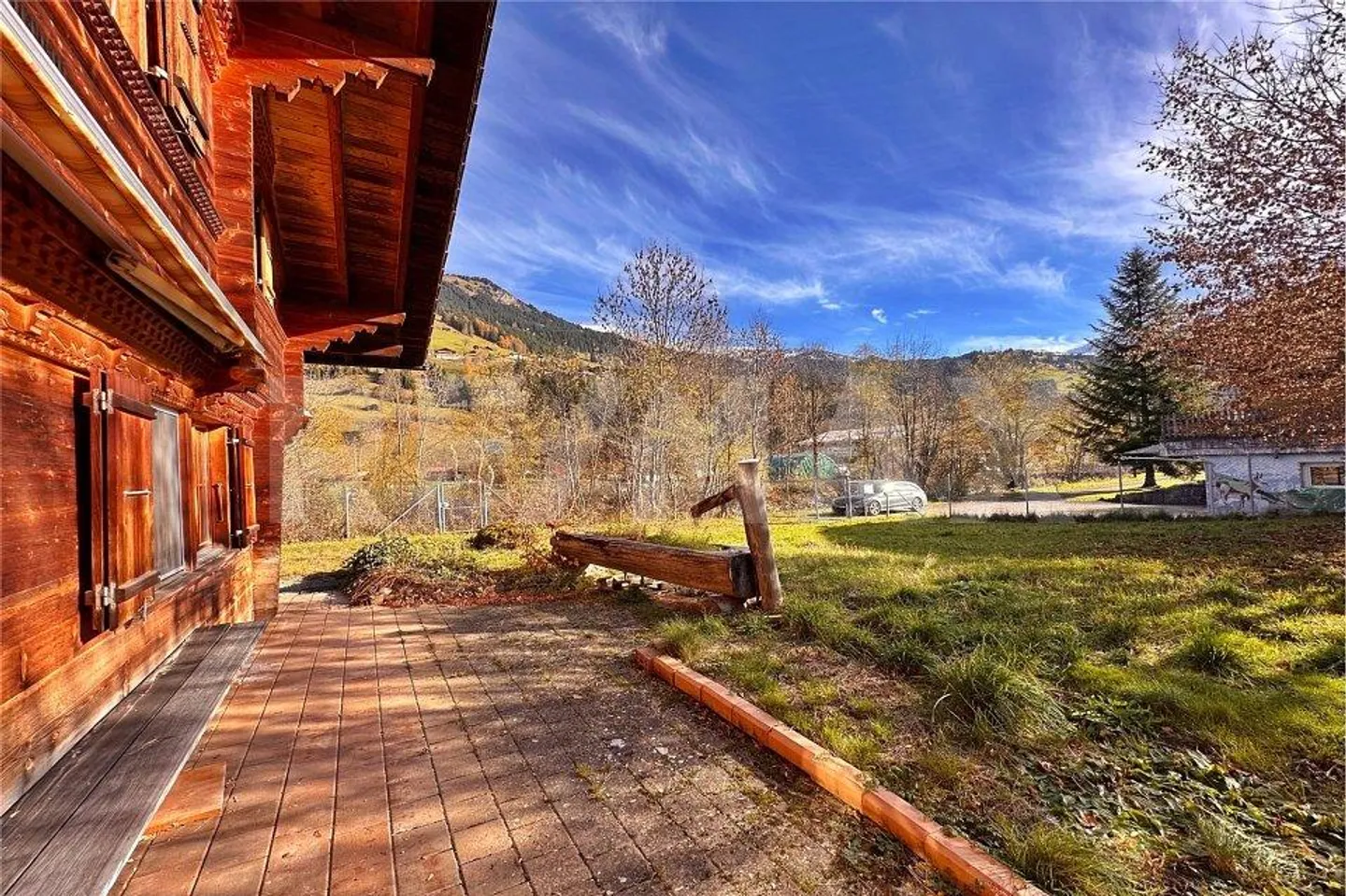Charming chalet with potential, realize your own residential idyll in the mountains - Photo 2 of 13