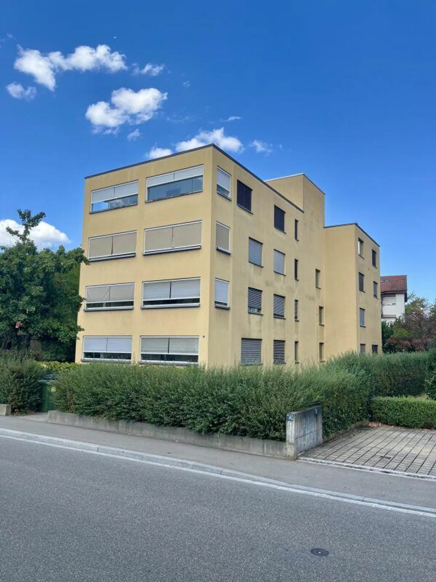Sunny 2.5-room apartment in Birsfelden - Photo 1 of 7