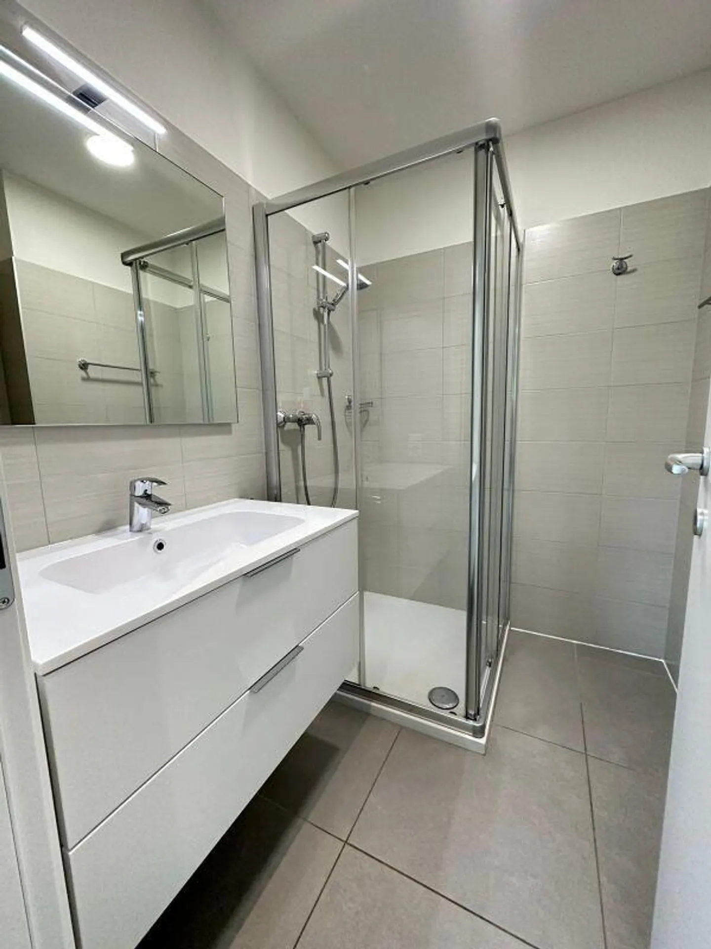 CRESCIANO | RENOVATED TWO-ROOM APARTMENT | - Photo 6 of 8