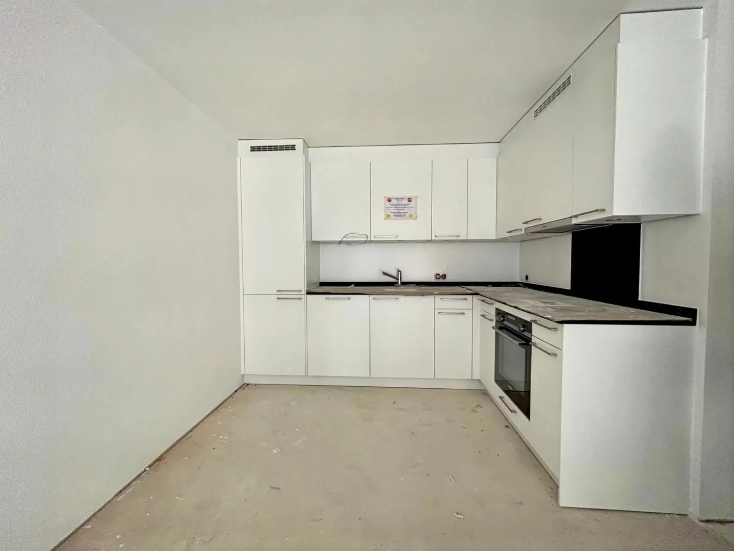 2.5 Room Apartment - Photo 2 of 8