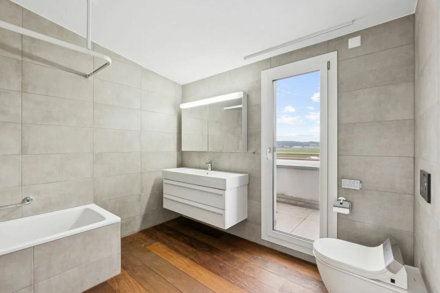 Appartamento attico lussuoso con 4 terrazze, camino e vista panoramica - Foto 8 di 11