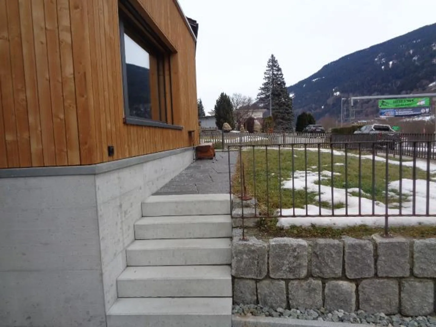 Modernes Apartment mit Garten - Foto 3 von 13