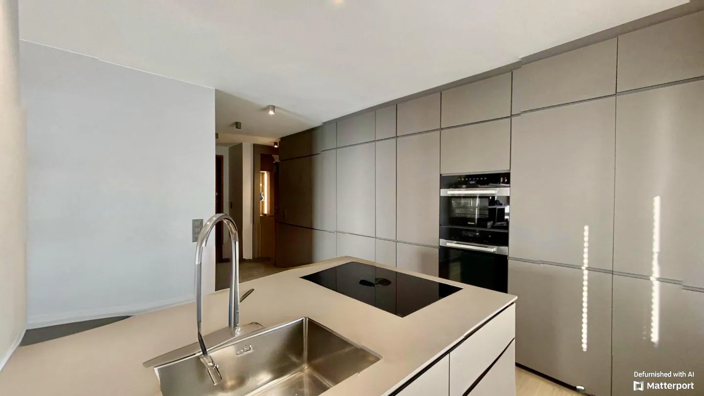 Apartment with panoramic views and indoor pool in Montreux - Photo 3 of 8