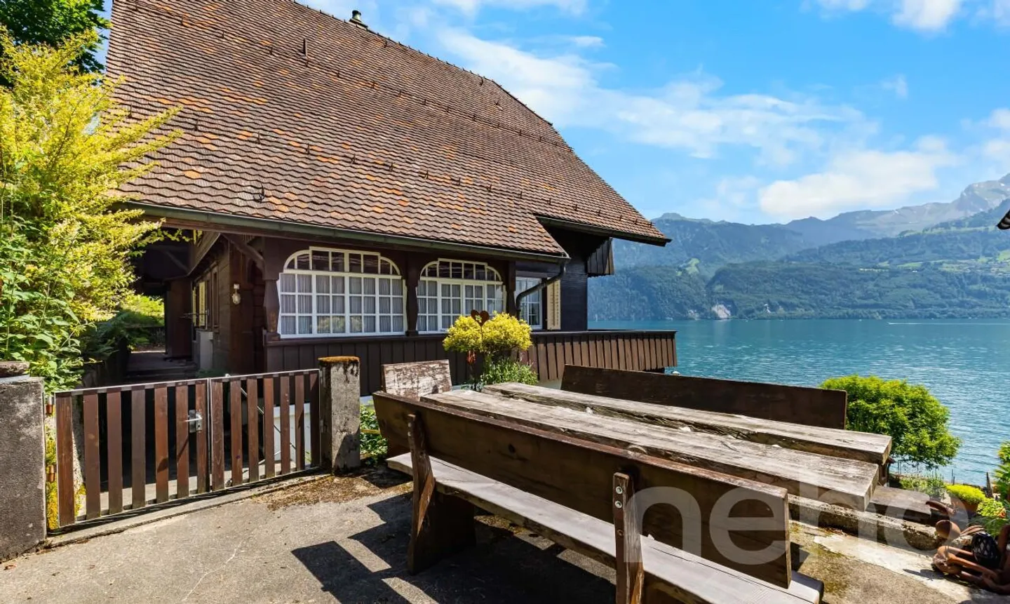 Unique lakeside property with exceptional development potential - Photo 3 of 11