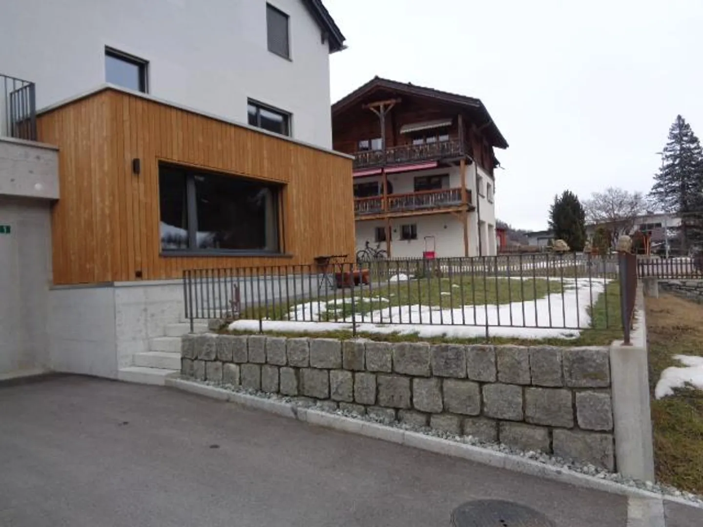 Modernes Apartment mit Garten - Foto 2 von 13