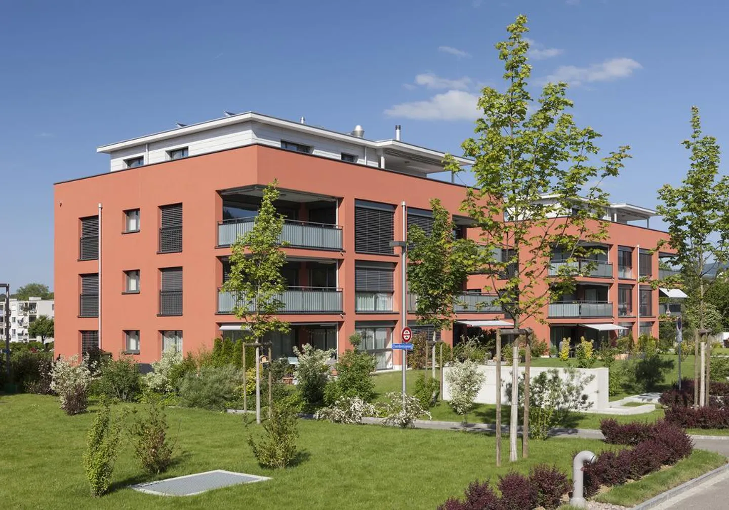 Appartement moderne de 4,5 pièces avec buanderie privée - Photo 1 sur 7