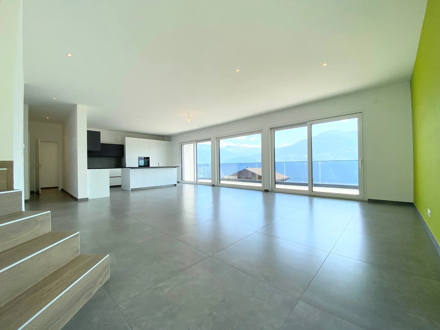 Contemporary Villa - Photo 4 of 25