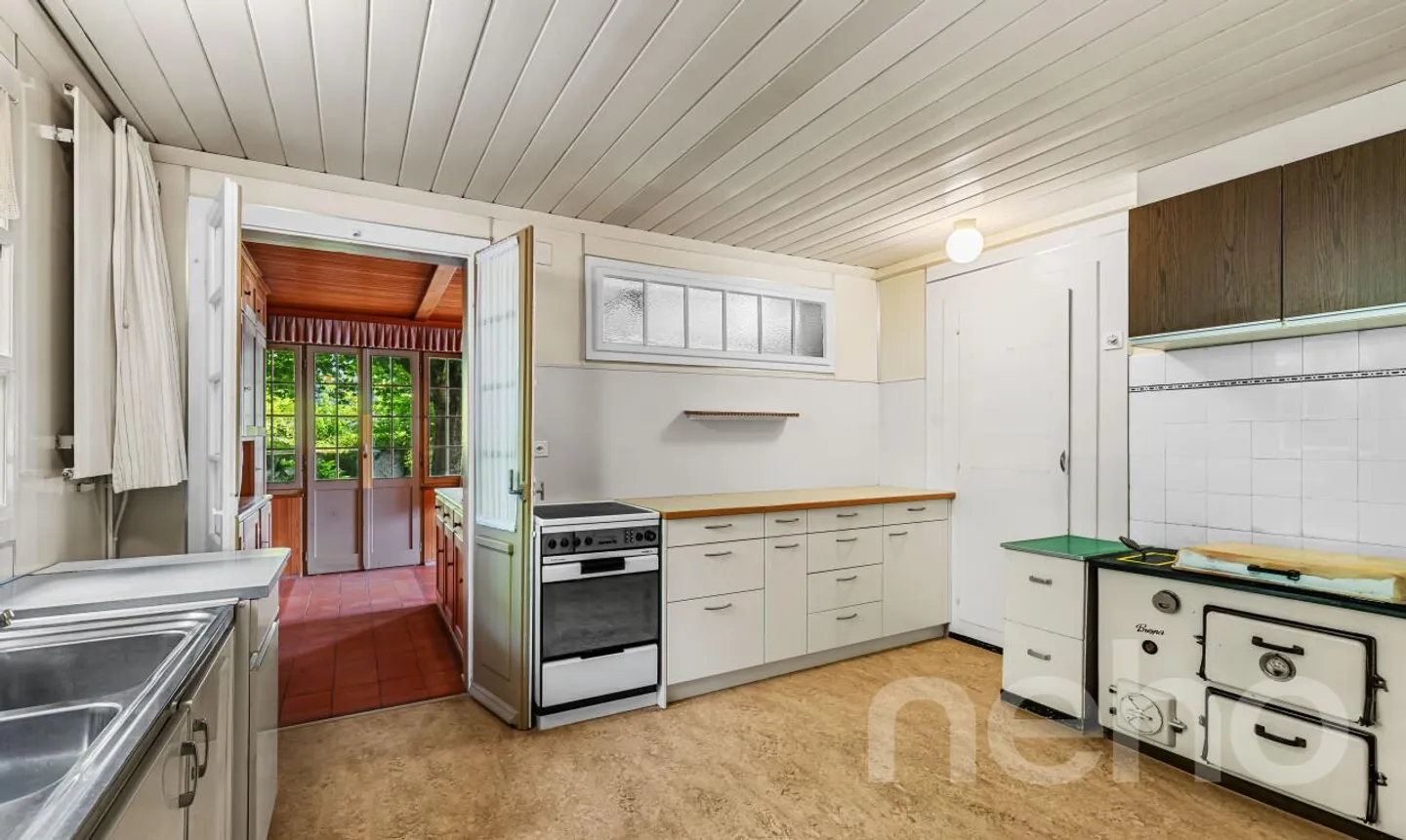 Unique lakeside property with exceptional development potential - Photo 7 of 11