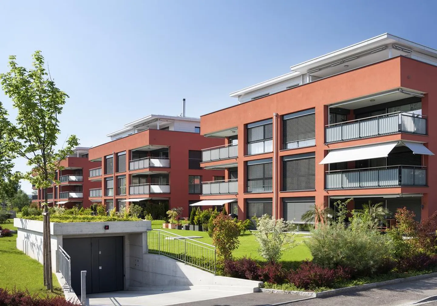 Appartement moderne de 4,5 pièces avec buanderie privée - Photo 3 sur 7