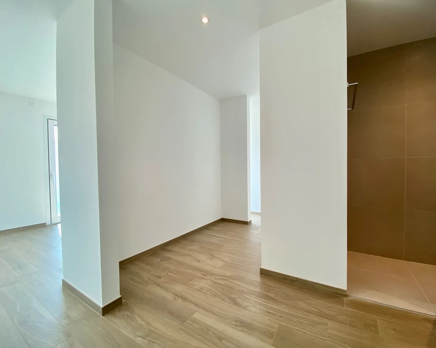 Contemporary Villa - Photo 9 of 25