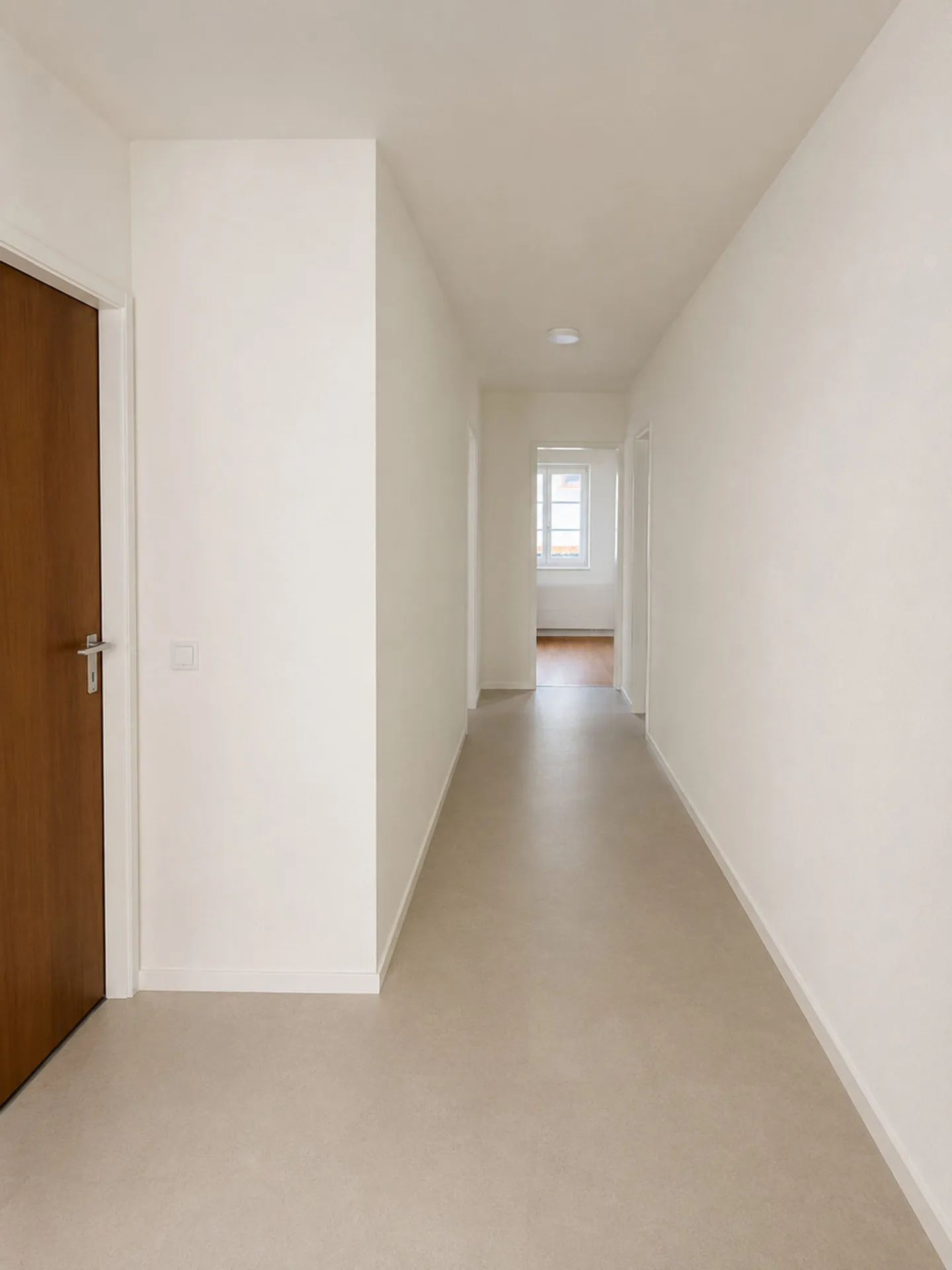 Spacious 3.5-Room Apartment - Photo 7 of 12