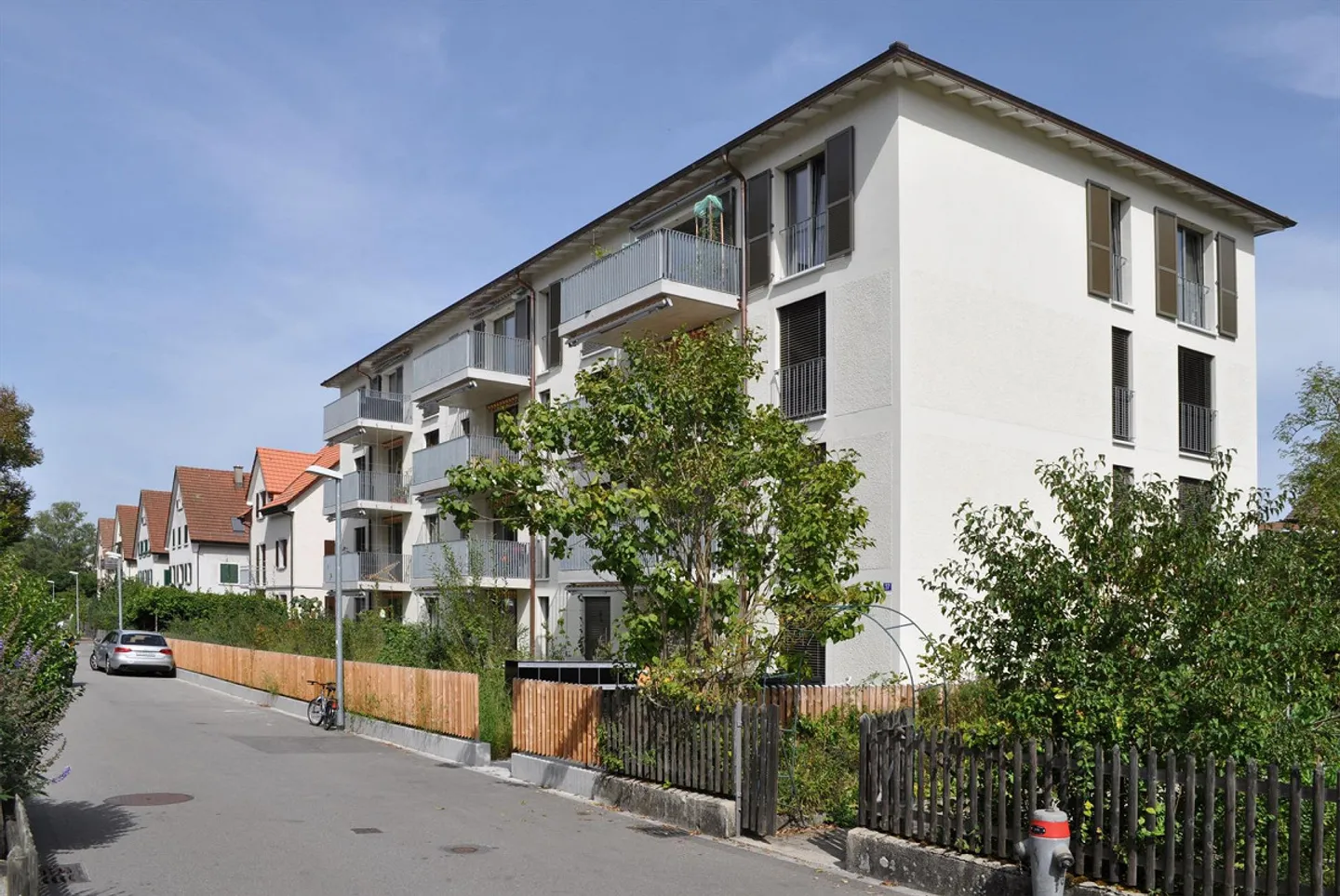 Moderne 2.5-Zimmerwohnung mit Balkon - Foto 1 von 9