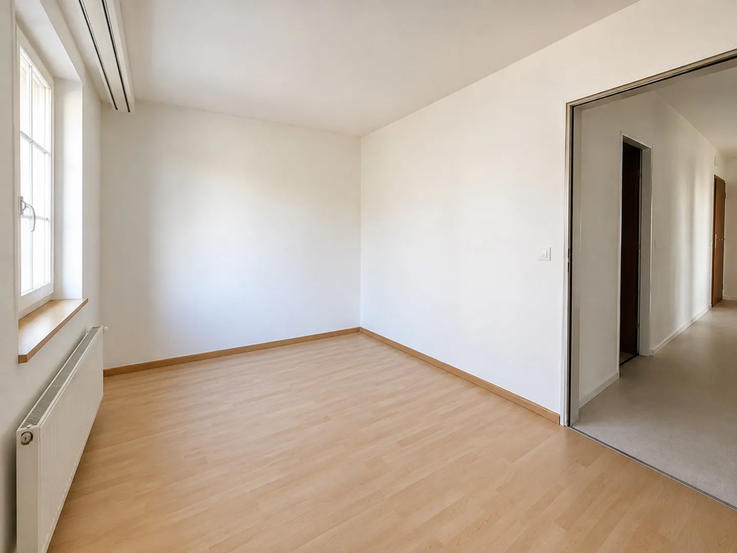 Spacious 3.5-Room Apartment - Photo 8 of 12