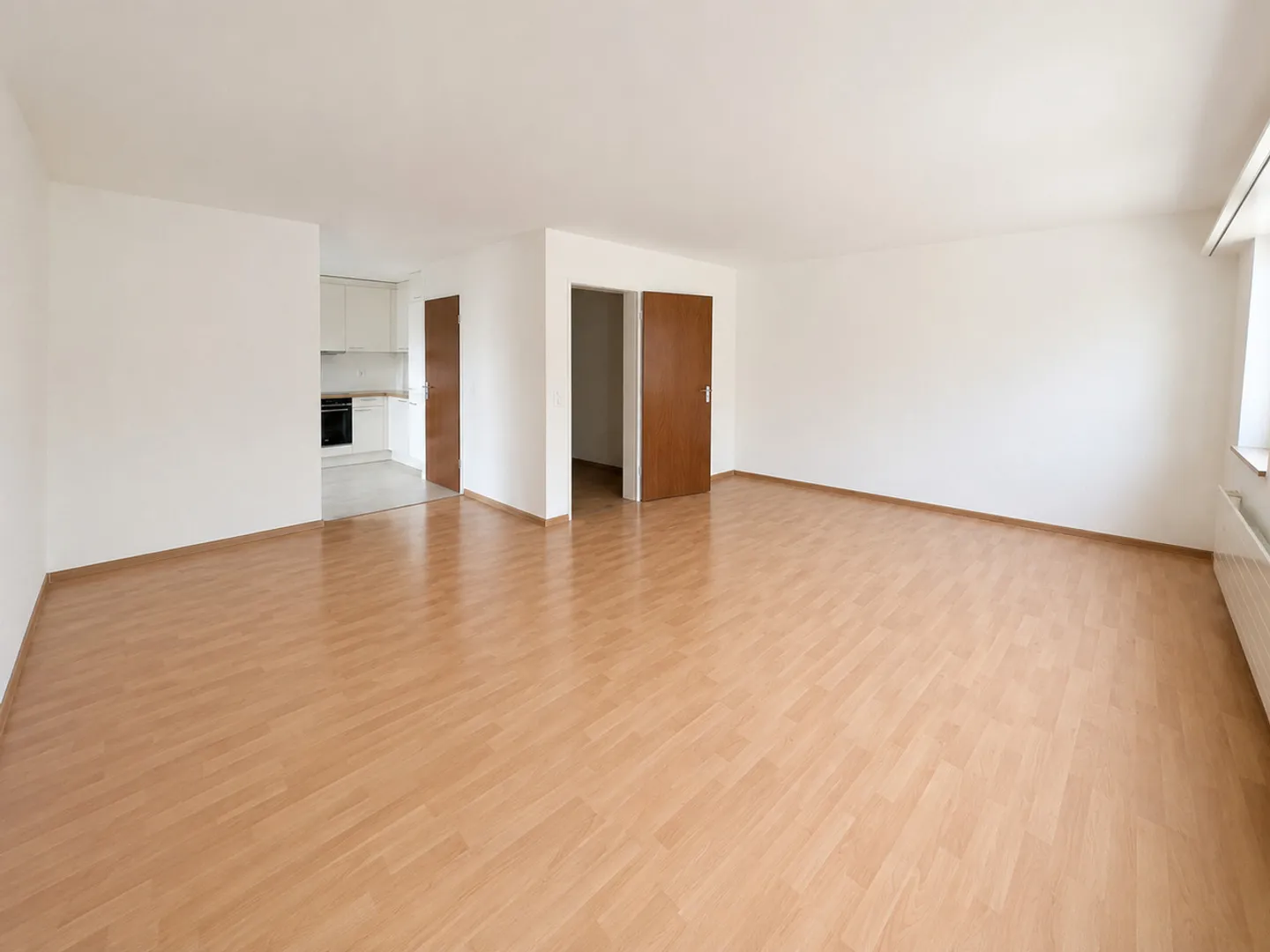 Spacious 3.5-Room Apartment - Photo 9 of 12