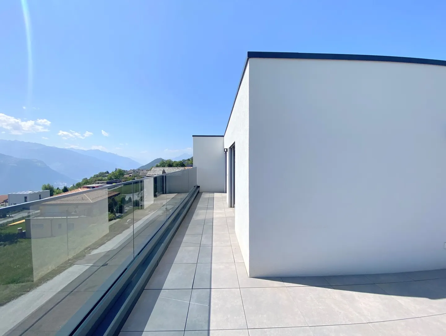 Contemporary Villa - Photo 12 of 25