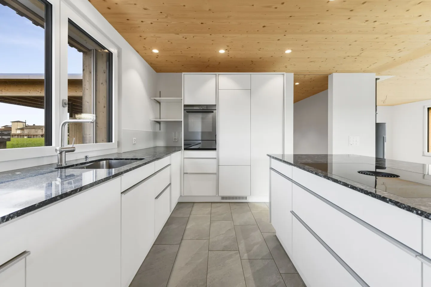 Modernes 6.5-Zimmer-Doppeleinfamilienhaus mit Gartenidylle und hochwertiger Ausstattung - Foto 3 von 33