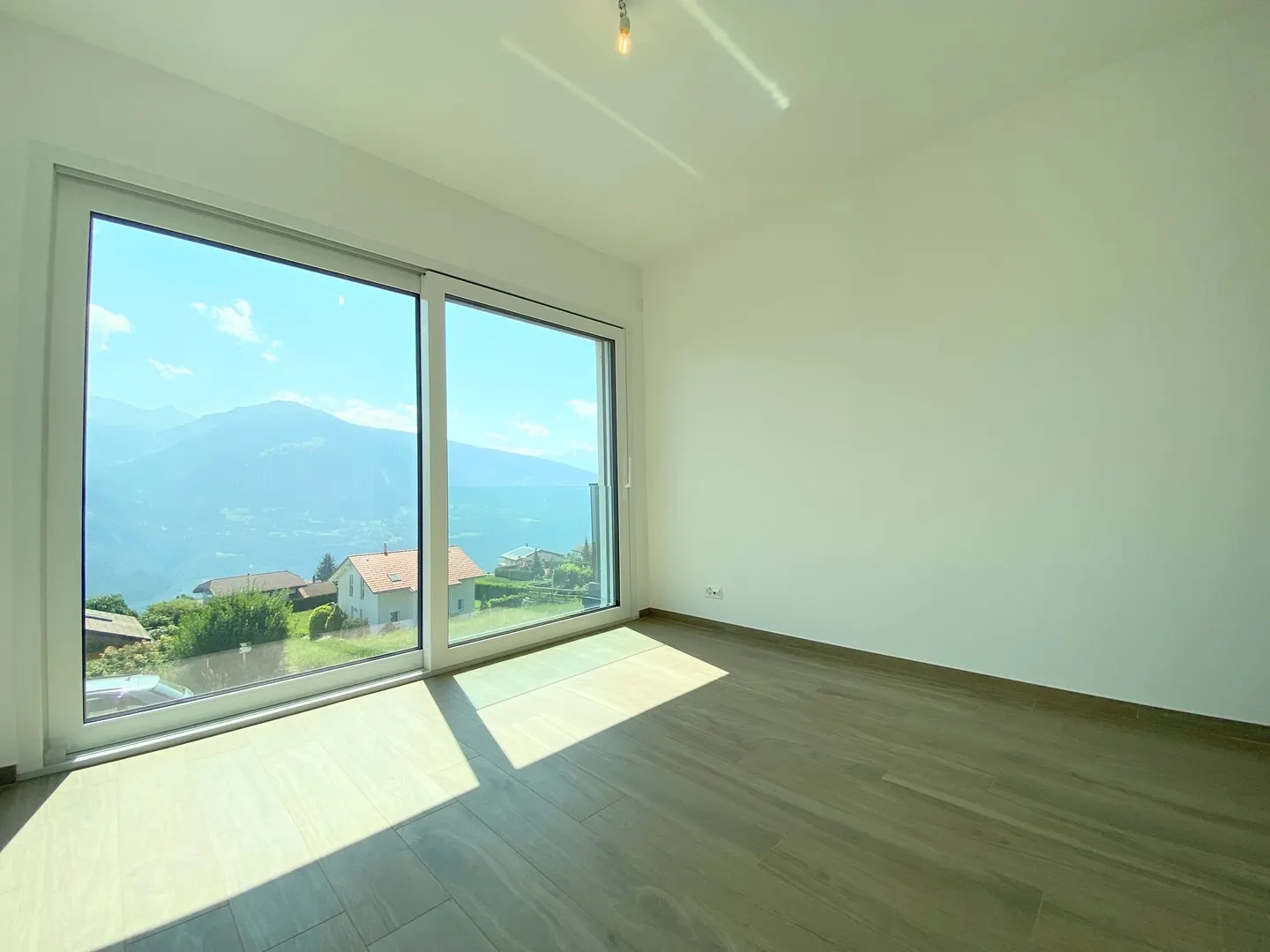 Contemporary Villa - Photo 18 of 25