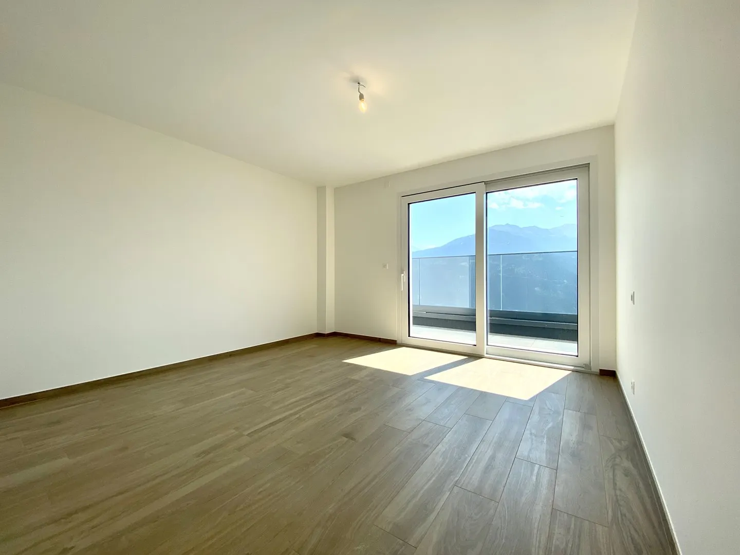 Contemporary Villa - Photo 20 of 25
