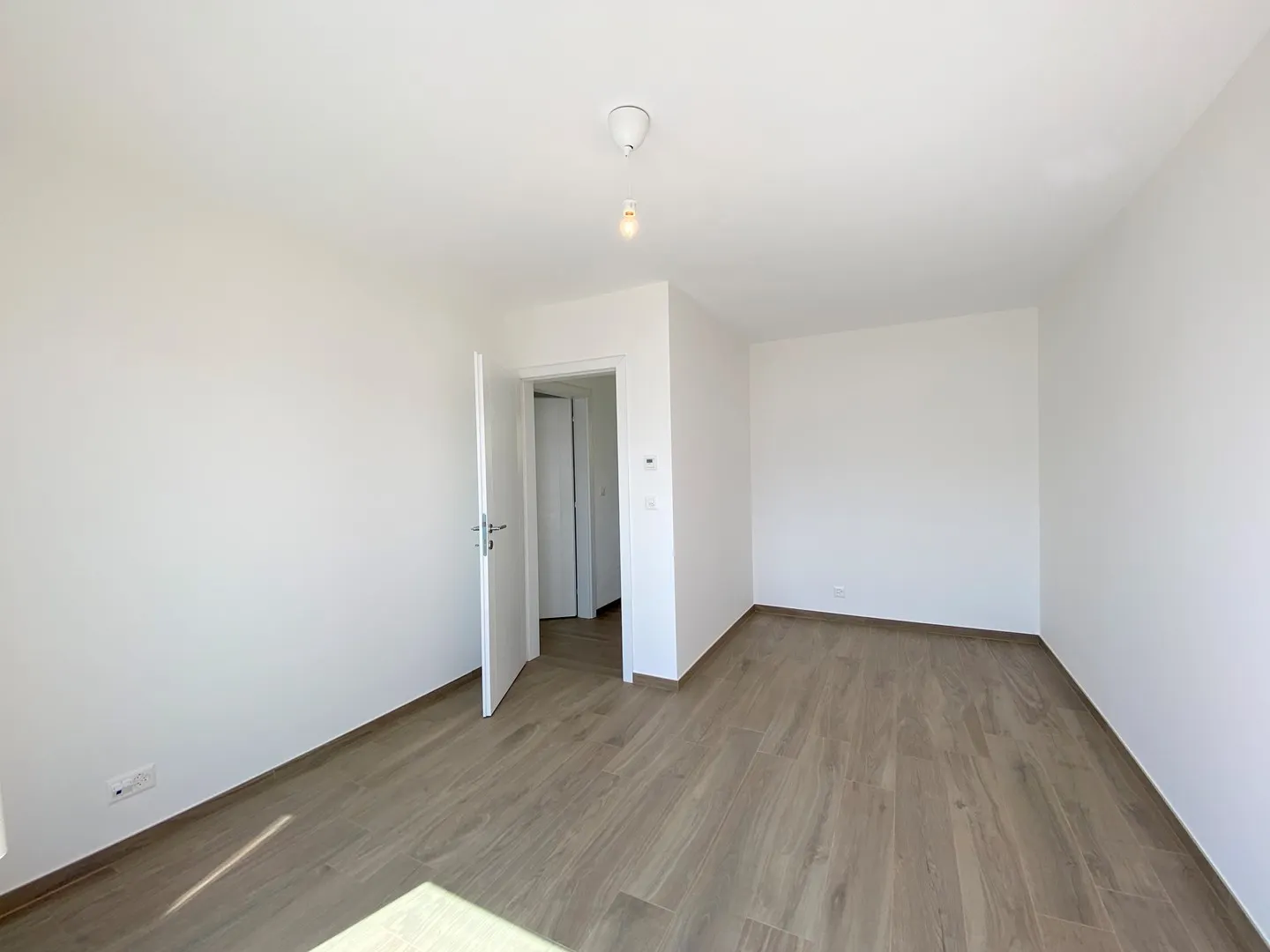 Contemporary Villa - Photo 22 of 25