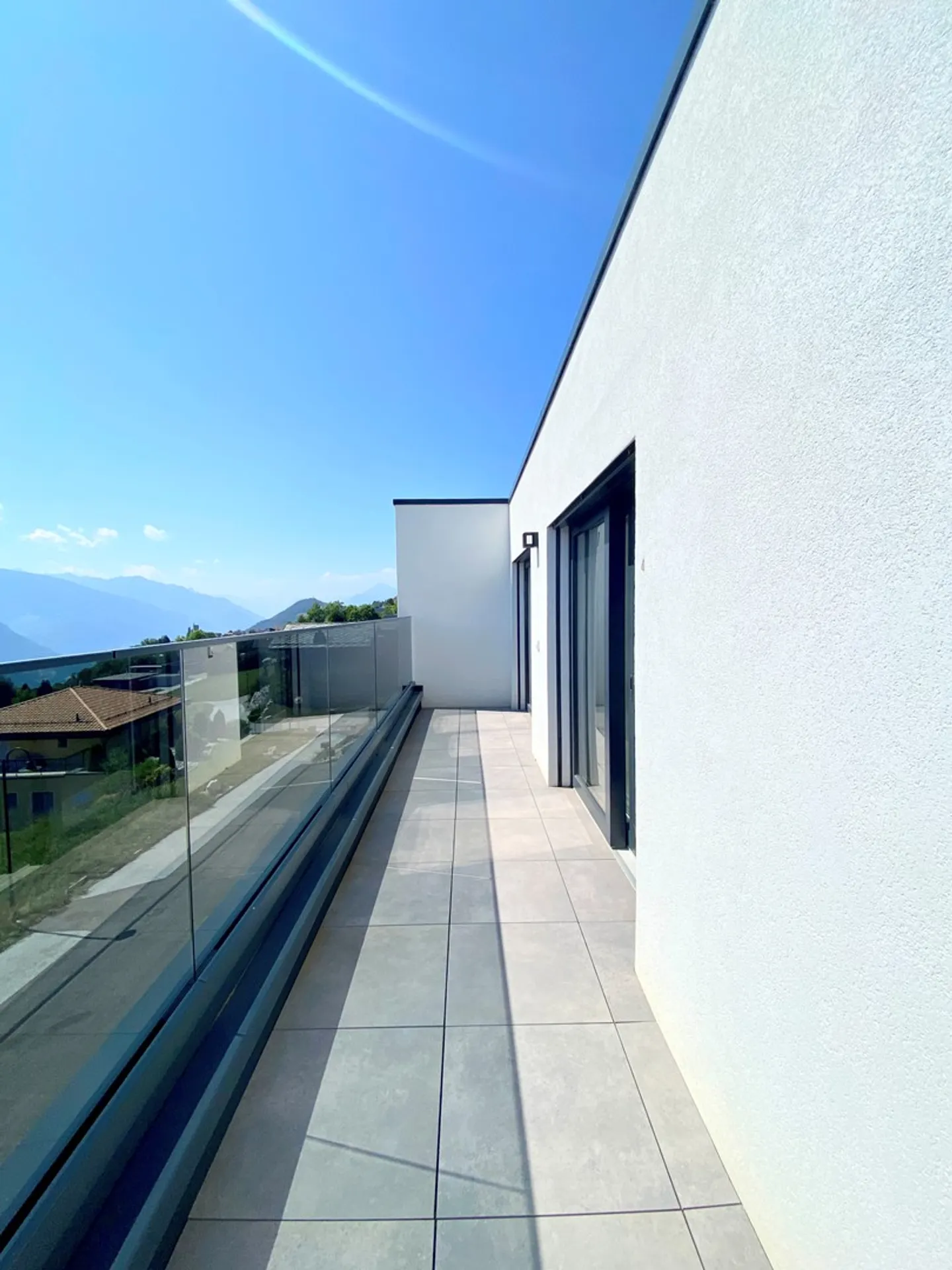 Contemporary Villa - Photo 21 of 25