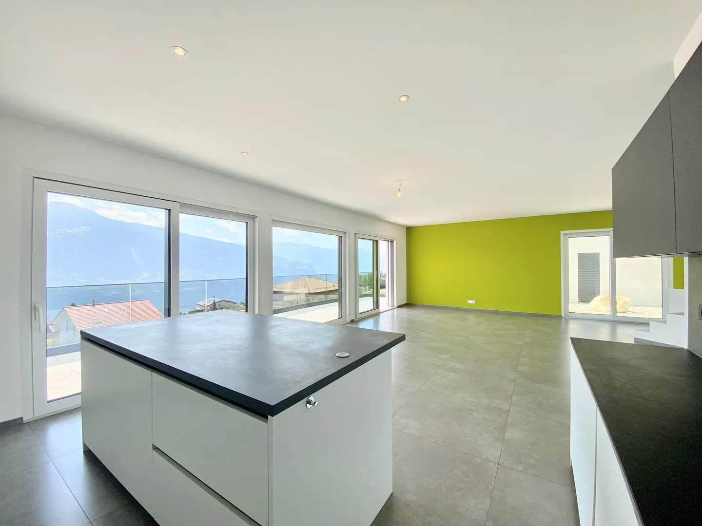 Contemporary Villa - Photo 24 of 25