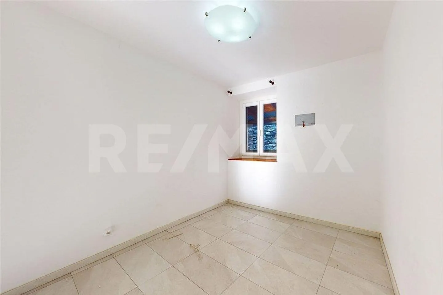 House in the heart of Cavergno - Photo 5 of 13