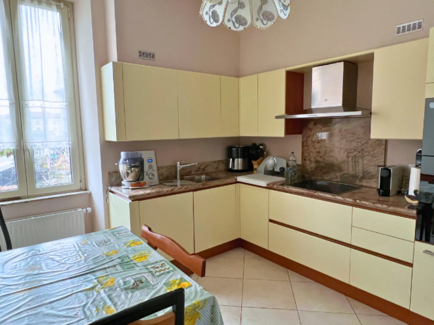 Geräumiges Mehrfamilienhaus in Balerna - Foto 5 von 13