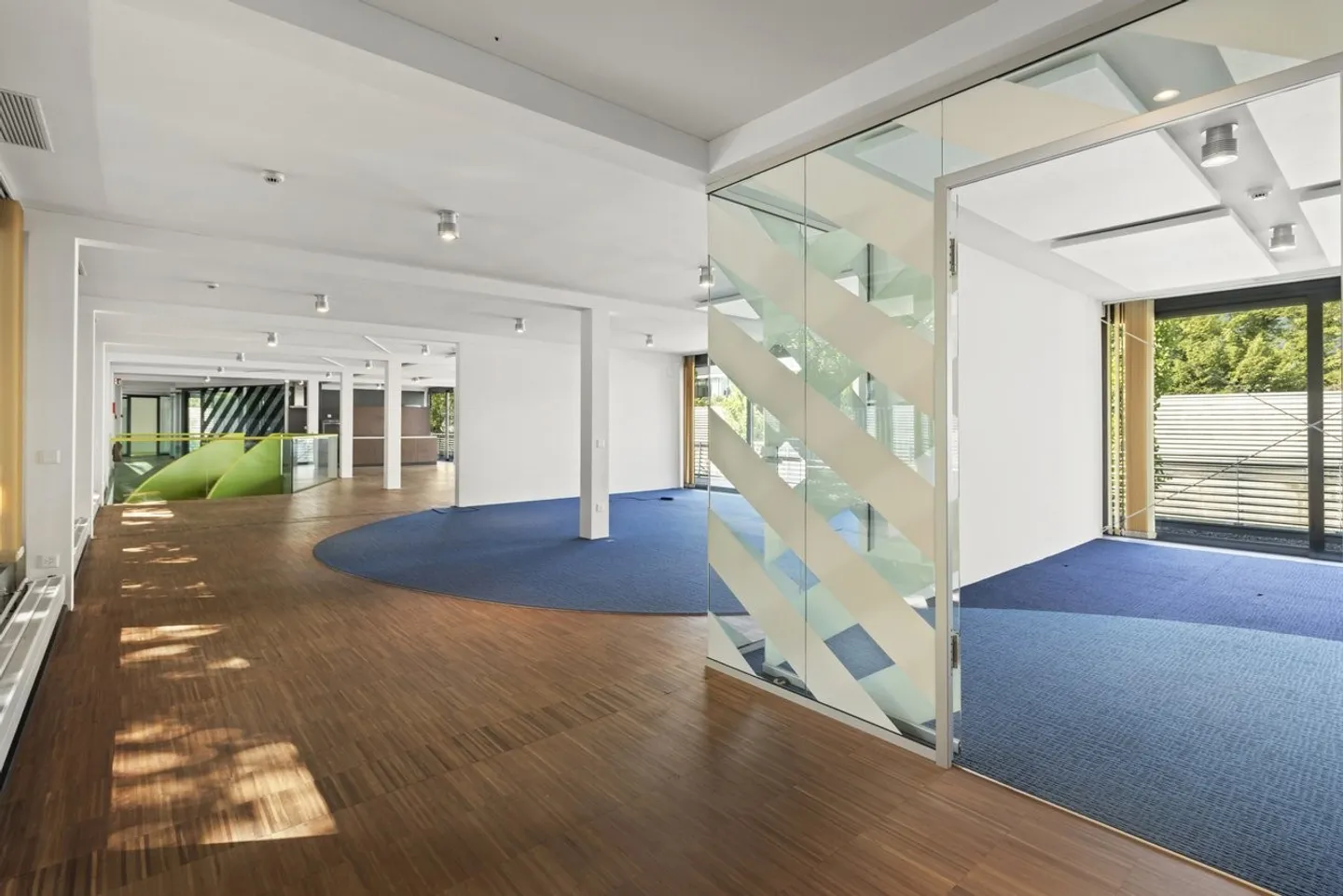 Mondaine House - Photo 2 of 7