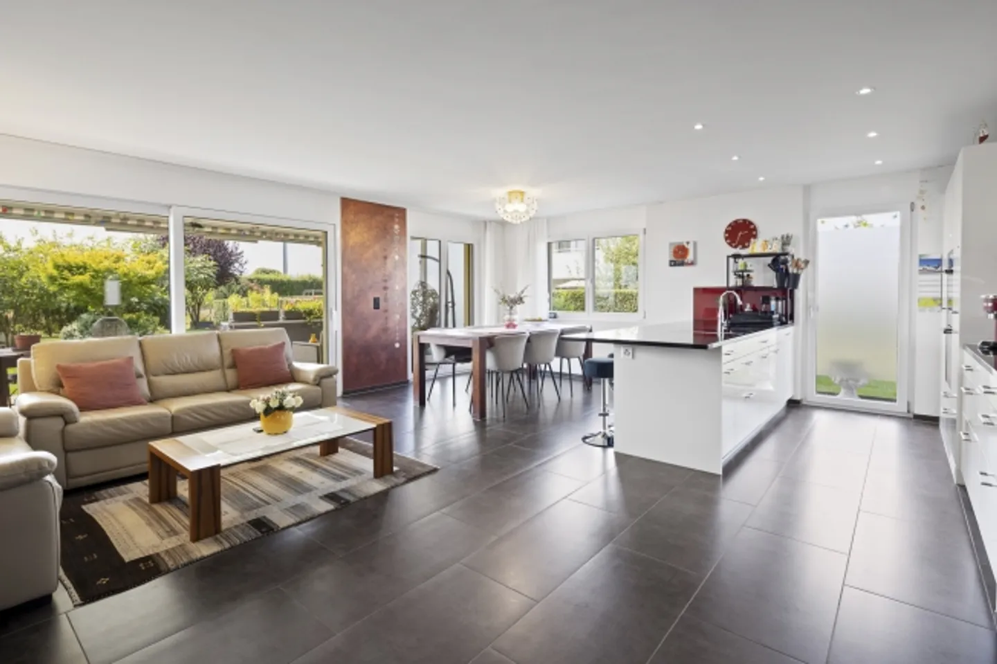 Apartment for sale - Photo 1 of 13