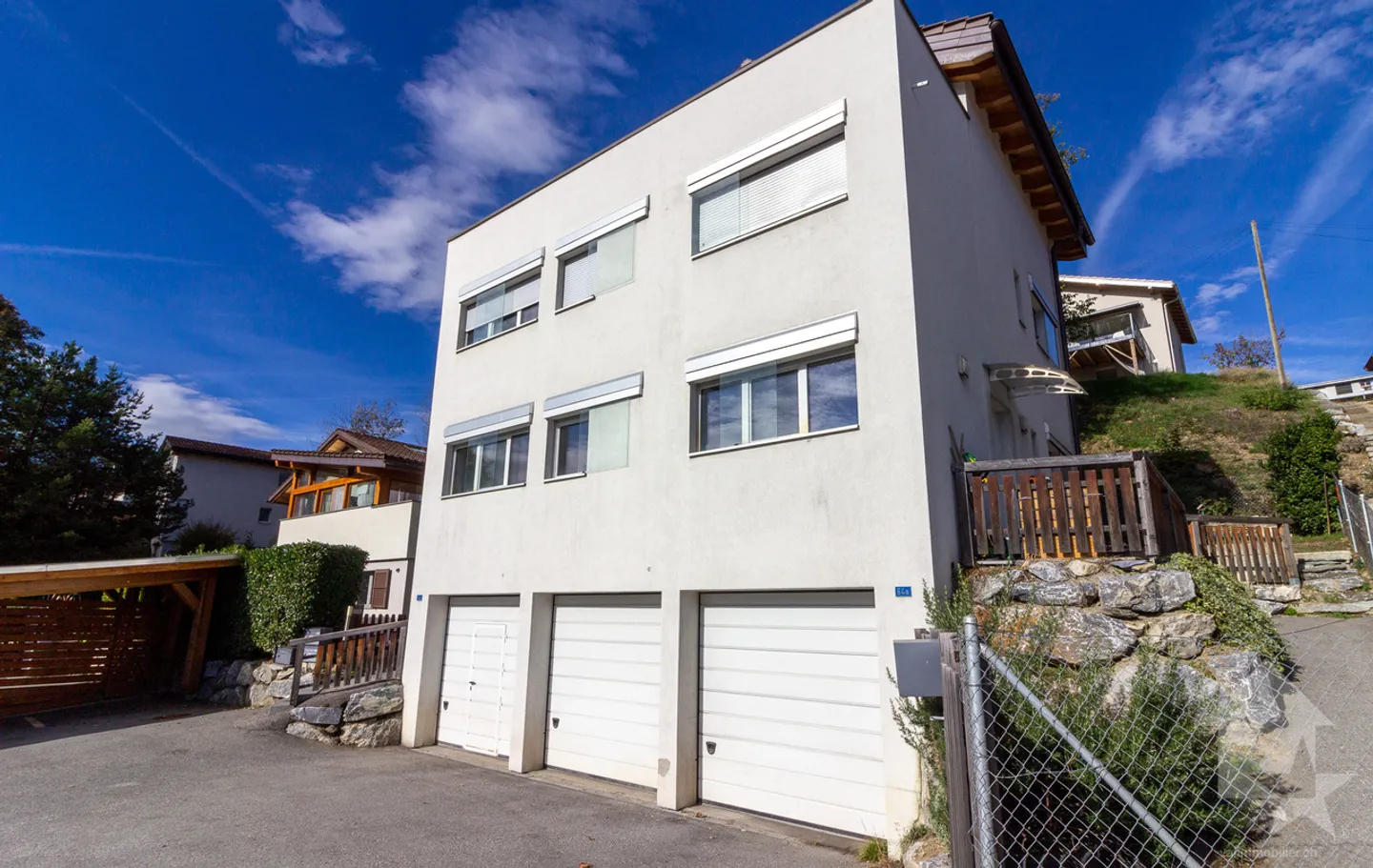 Income-generating building with 2 duplex apartments - Photo 4 of 28