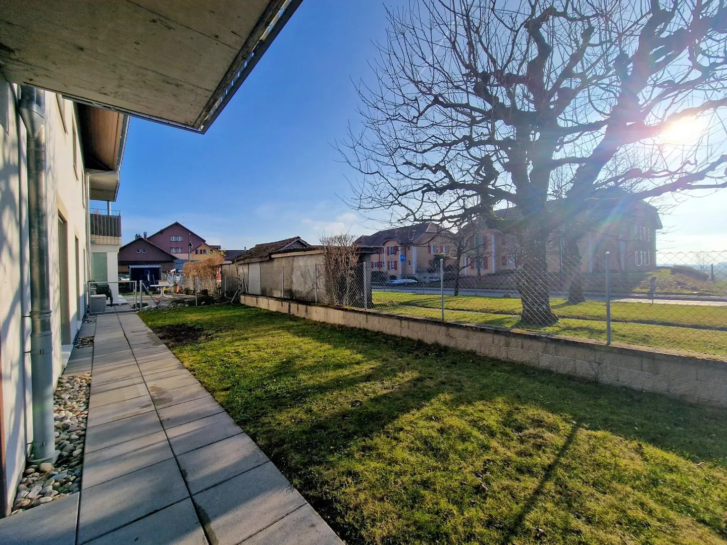 Bel appartement de 2018 avec jardin de 70 m2 et terrasse couverte de 15 m2 - Photo 2 sur 14