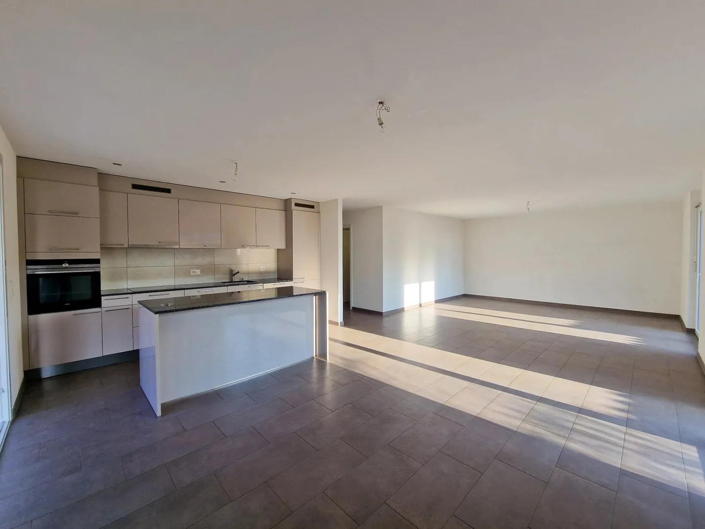 Bel appartement de 2018 avec jardin de 70 m2 et terrasse couverte de 15 m2 - Photo 6 sur 14