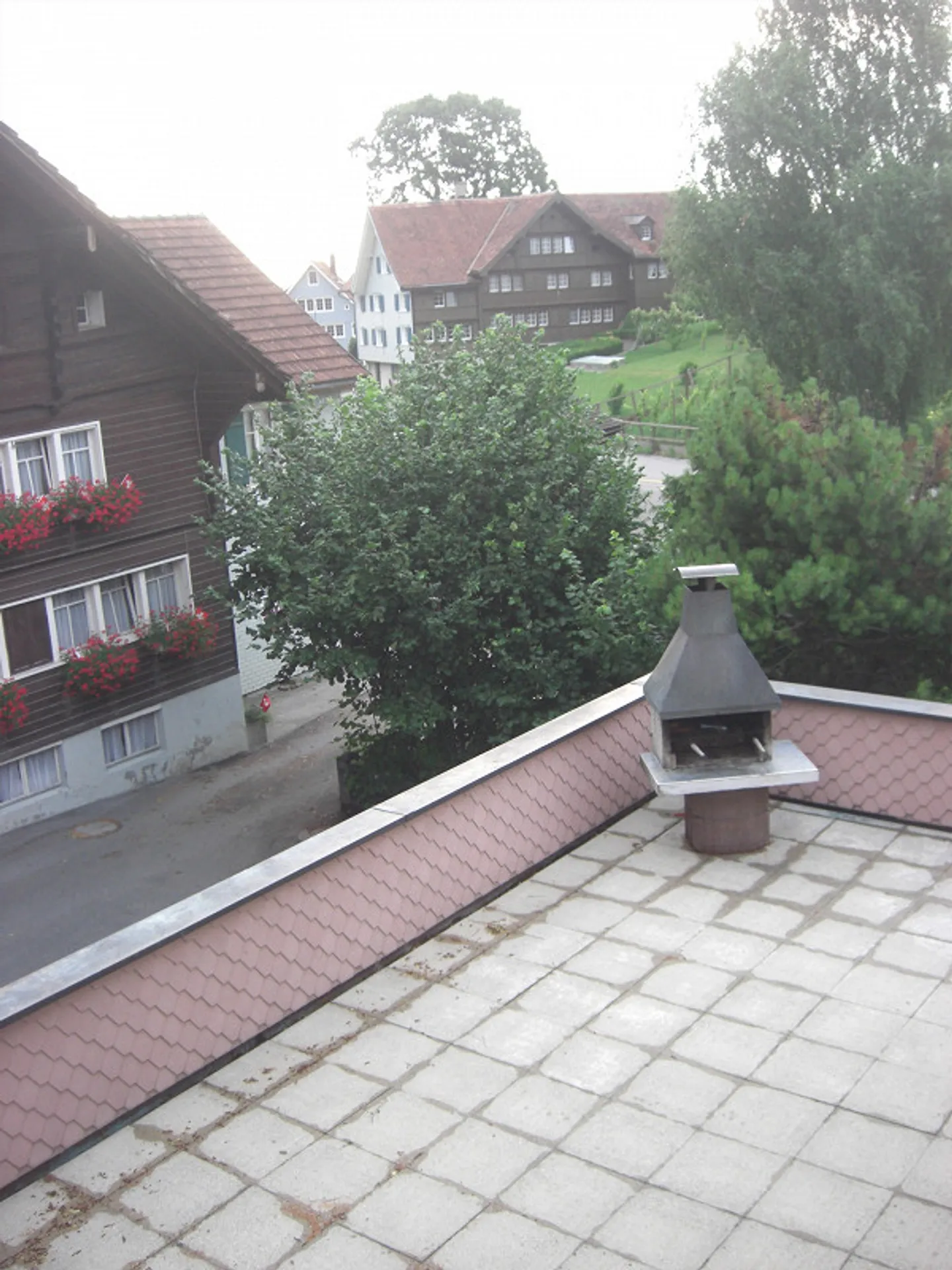 spacious 5.5 room apartment with generous terrace + 2 balconies - Photo 3 of 21