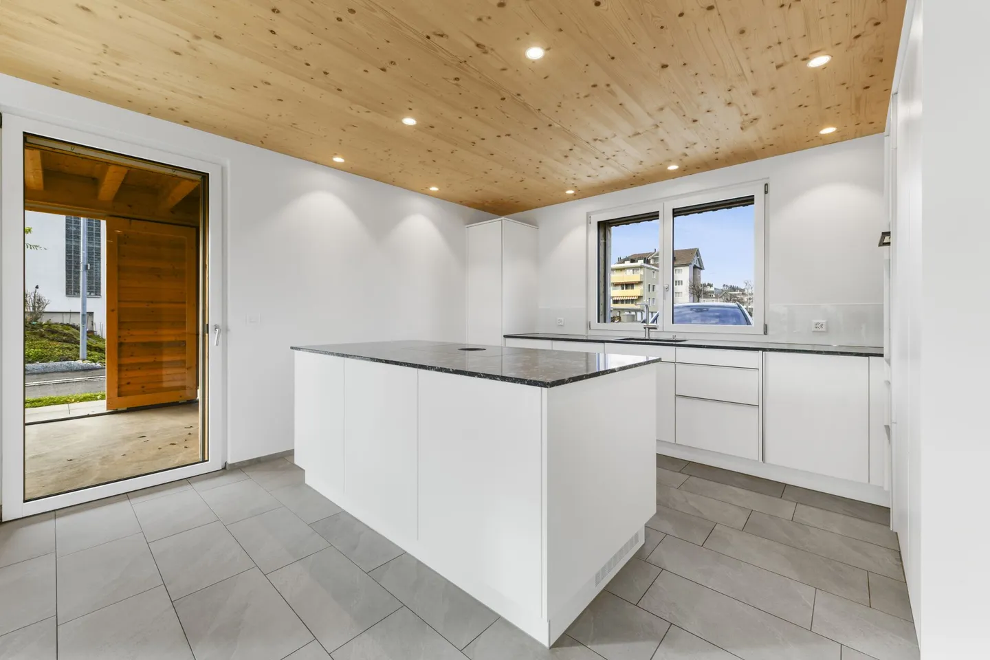 Modernes 6.5-Zimmer-Doppeleinfamilienhaus mit Gartenidylle und hochwertiger Ausstattung - Foto 23 von 33