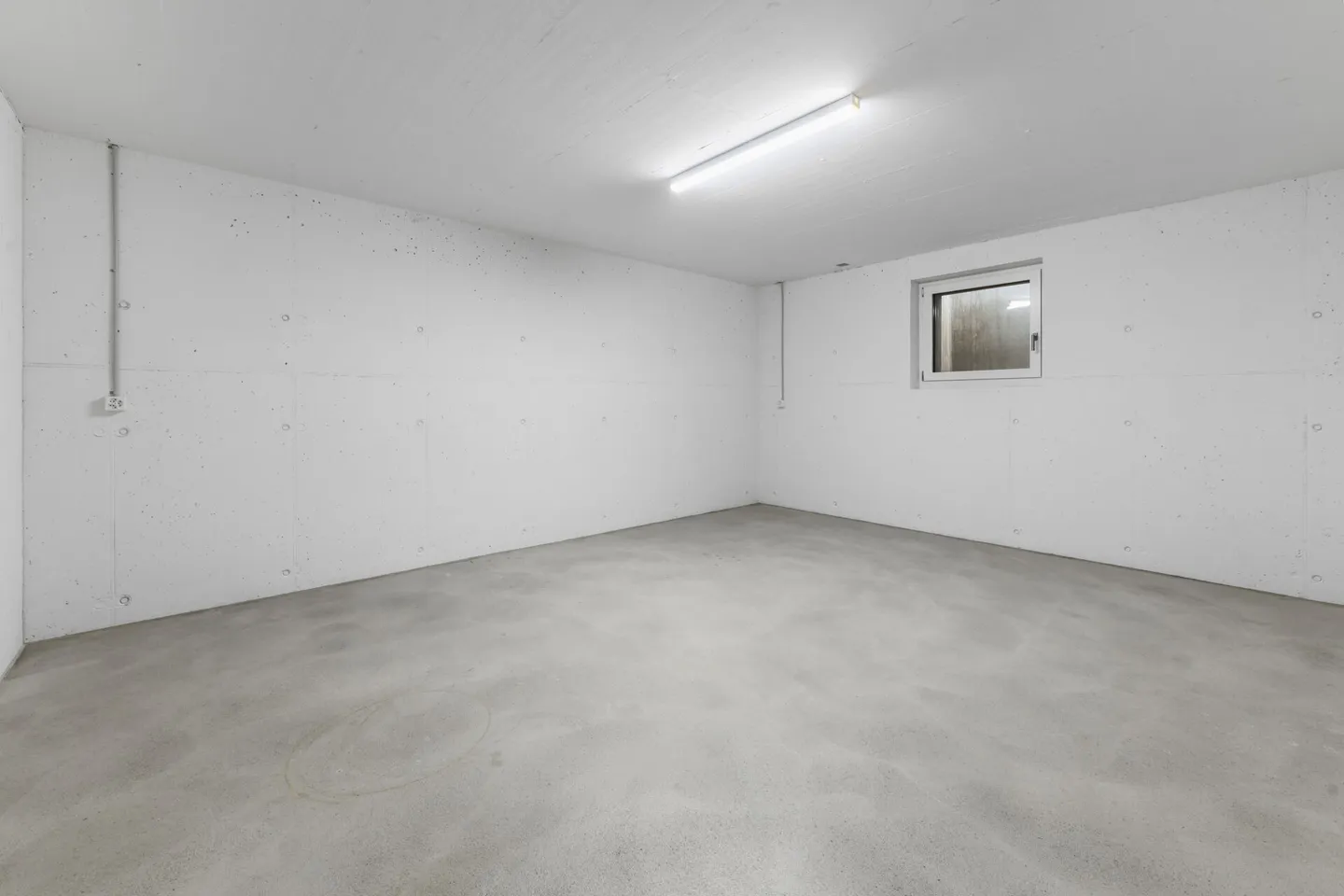 Modernes 6.5-Zimmer-Doppeleinfamilienhaus mit Gartenidylle und hochwertiger Ausstattung - Foto 30 von 33